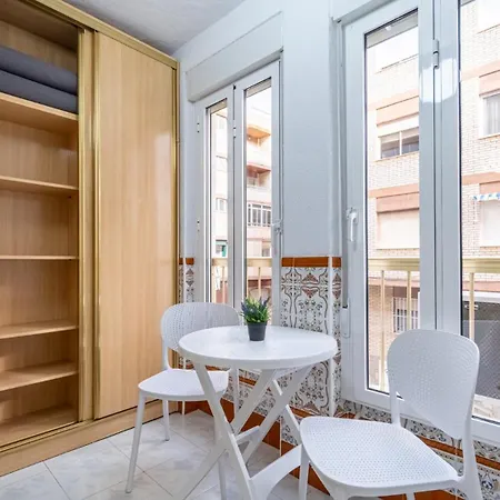 Calle Pedro Lorca Spacious Near Del Cura , Seafront With Many Reastoraunts, Supermarket Masymas And Pharmacy 24h Apartment Torrevieja