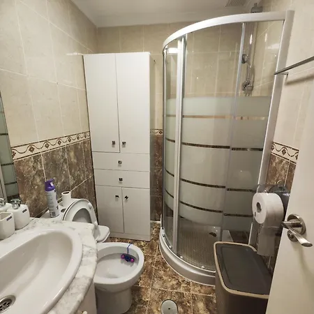 Apartment Calle Pedro Lorca Spacious Near Del Cura , Seafront With Many Reastoraunts, Supermarket Masymas And Pharmacy 24h *