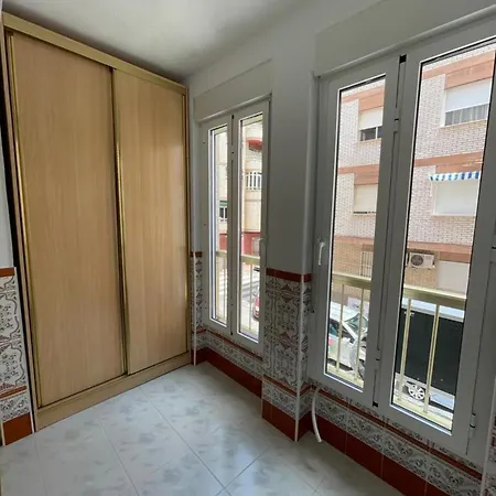 Calle Pedro Lorca Spacious Near Del Cura , Seafront With Many Reastoraunts, Supermarket Masymas And Pharmacy 24h Apartment